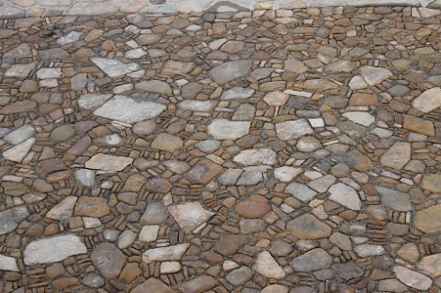 Kamenclub.ru: Песчаник для мощения дорожек, площадок, парковок ( фр 5-10 см)  купить в Пензе песчаник  серый желтый коричневый рыжий песчаник оголтованный окатанный 6500 руб/т   фото КАМЕНЬ КЛУБ