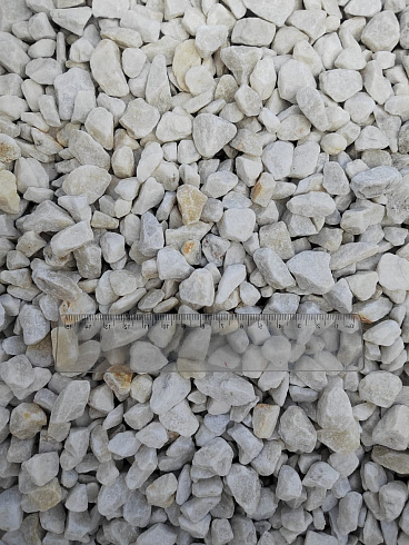 Kamenclub.ru: Мраморная крошка, щебень, цвет-белый, фр. 10-20 мм.  купить в Пензе мрамор белый, молочный айвори каменная ландшафтная декоративная крошка шебня 12000 руб/т   фото КАМЕНЬ КЛУБ
