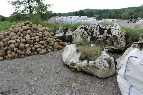 Kamenclub.ru: Песчаник ядра, фр. 100-300 мм  купить в Пензе песчаник бежевый серый рыжий речная галька 5 000 руб/т   фото КАМЕНЬ КЛУБ